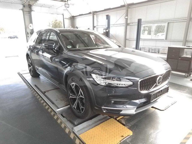 Volvo V90 Cross Country B5 Pro 2021