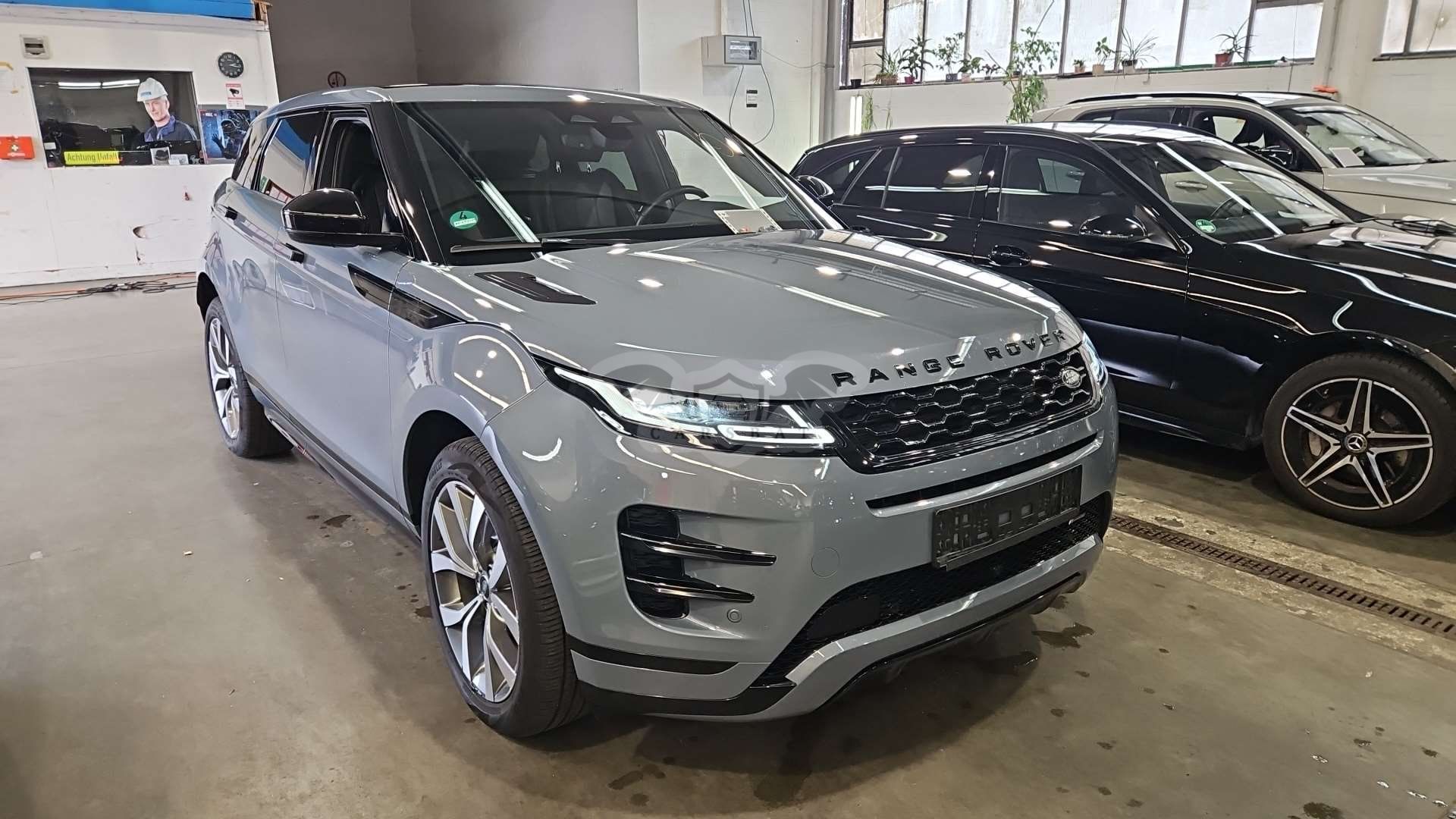 Land Rover Range Rover Evoque P300e R-Dynamic SE 2022