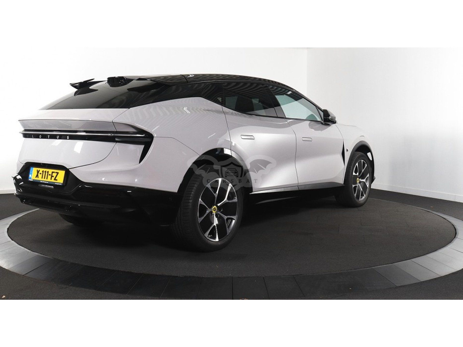 Lotus Eletre 112 kWh 2023