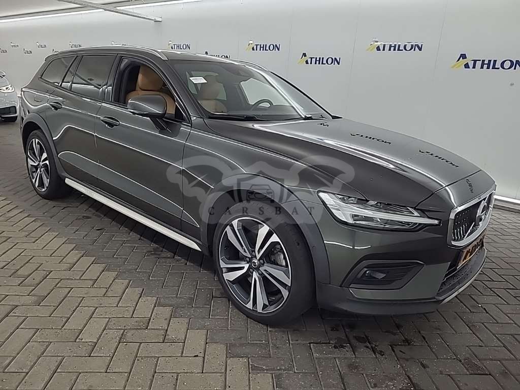 Volvo V60 Cross Country B5 Pro 2021