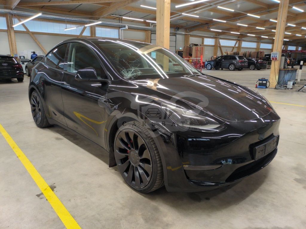 Tesla Model Y Standard Range 2024