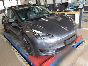 Tesla Model 3 Long Range Performance 2022