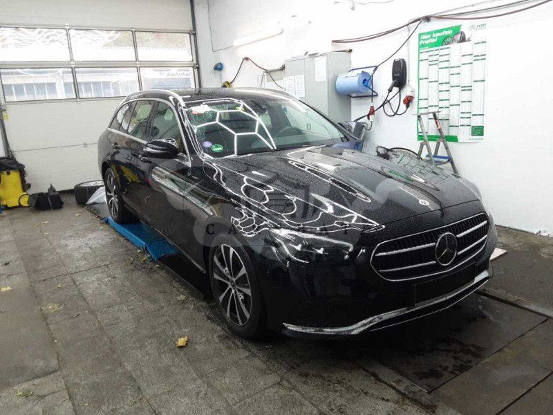 Mercedes-Benz E 300e 2022