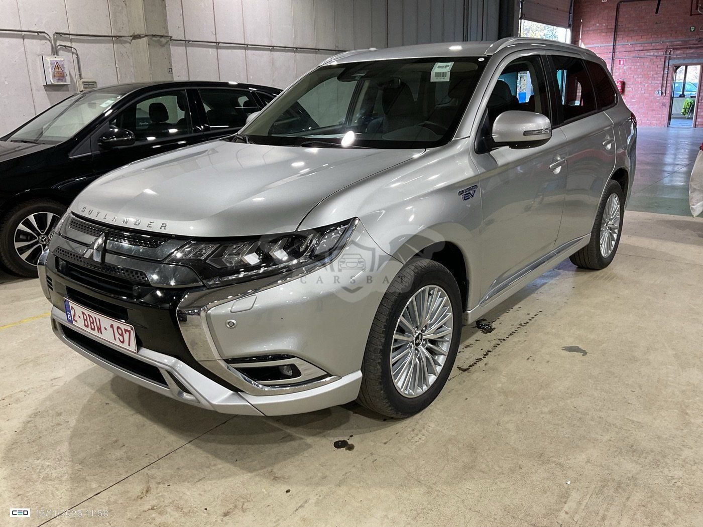 Mitsubishi Outlander 2.4i Business 2021