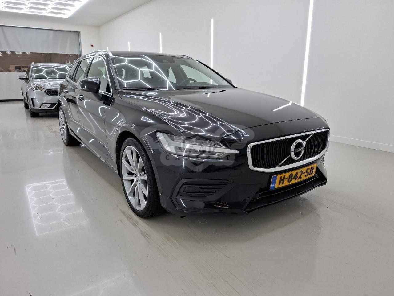 Volvo V60 T4 Momentum Pro 2020