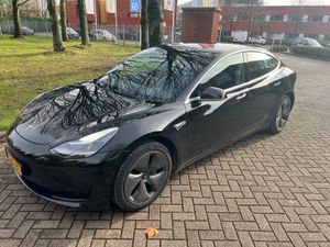 Tesla Model 3 Standard Range Plus 60 kWh 2020