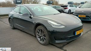 Tesla Model 3 Standard Range Plus 60 kWh 2020