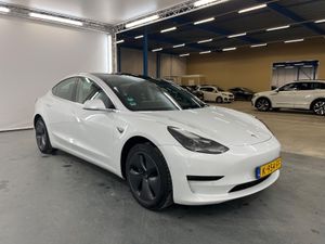 Tesla Model 3 Standard Range Plus 54 kWh 2020