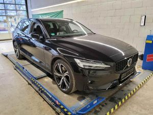 Volvo V60 B5 Plus Dark 2022