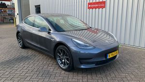 Tesla Model 3 Standard Range Plus 2020