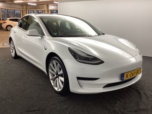 Tesla Model 3 Standard Range Plus 60 kWh 2020