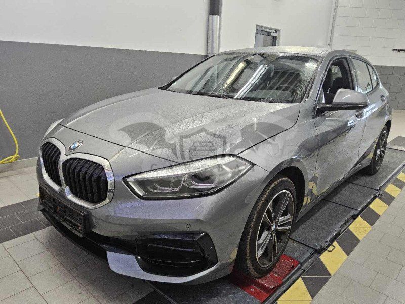 BMW 1 Series 118i Sport Line 2023