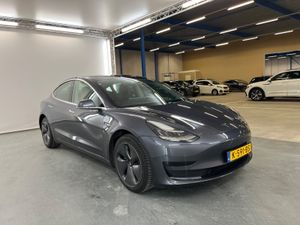 Tesla Model 3 Standard Range Plus 60 kWh 2020
