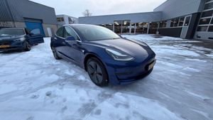 Tesla Model 3 Standard Range Plus 60 kWh 2019