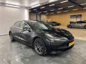 Tesla Model 3 Standard Range Plus 60 kWh 2020