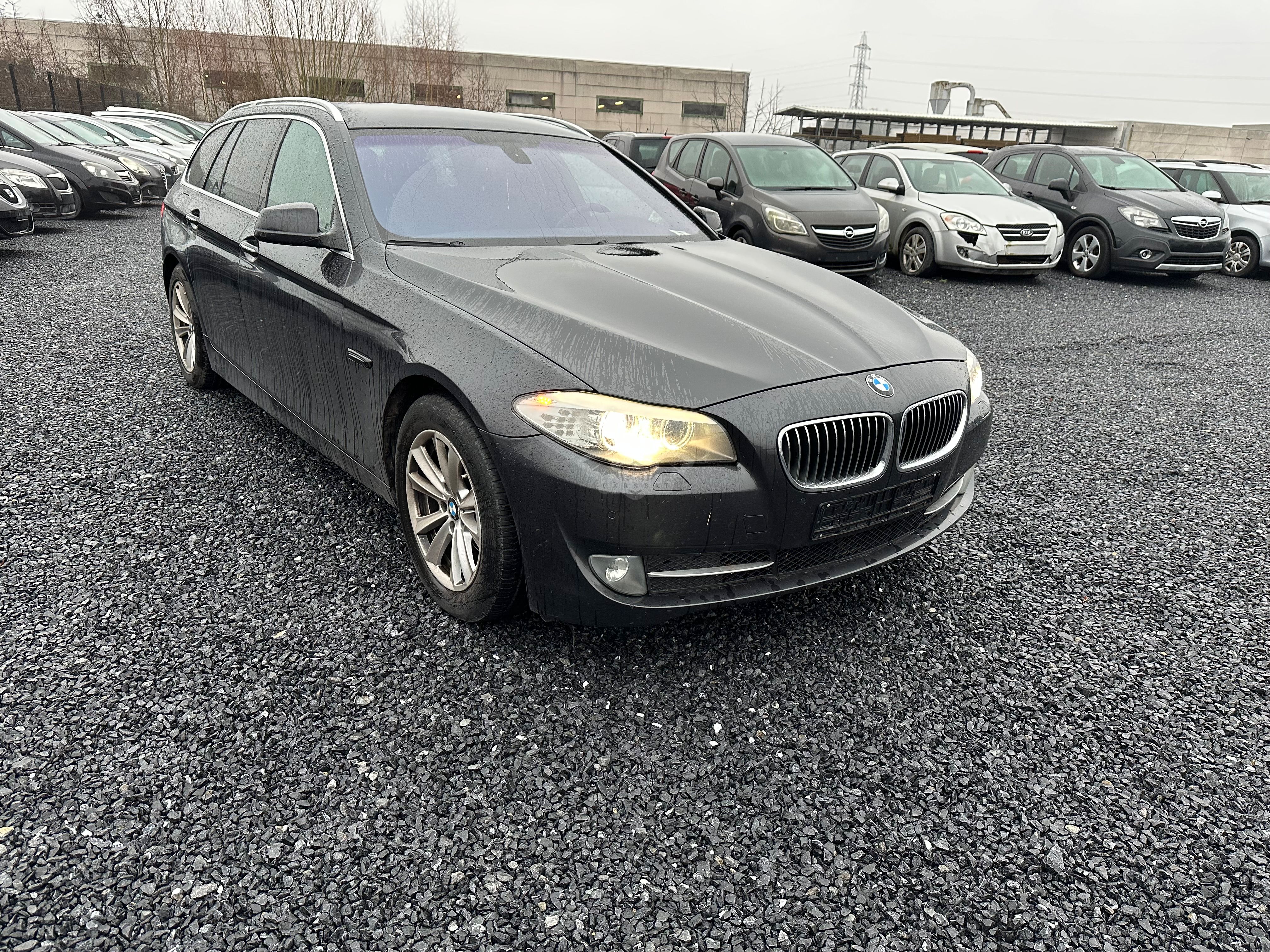 BMW 5 Series Touring 520d 2011