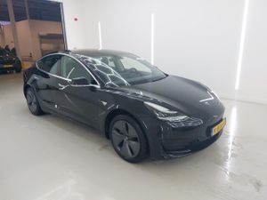 Tesla Model 3 Standard Range Plus 2020