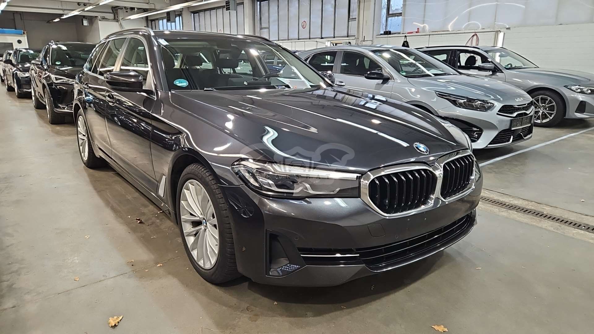 BMW 5 Series Touring 520d 2023