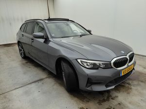BMW 3 Series Touring 318i Lounge 2022