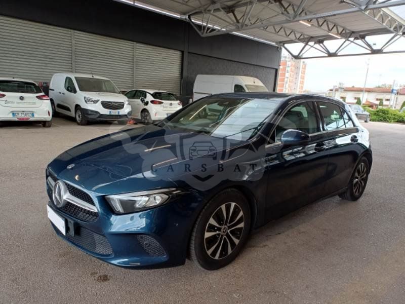 Mercedes-Benz A 180d Business 2022