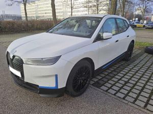 BMW iX 40 2023
