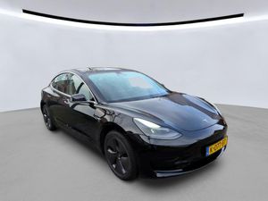 Tesla Model 3 Standard Range Plus 60 kWh 2020