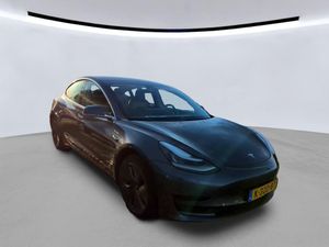 Tesla Model 3 Standard Range Plus 60 kWh 2020