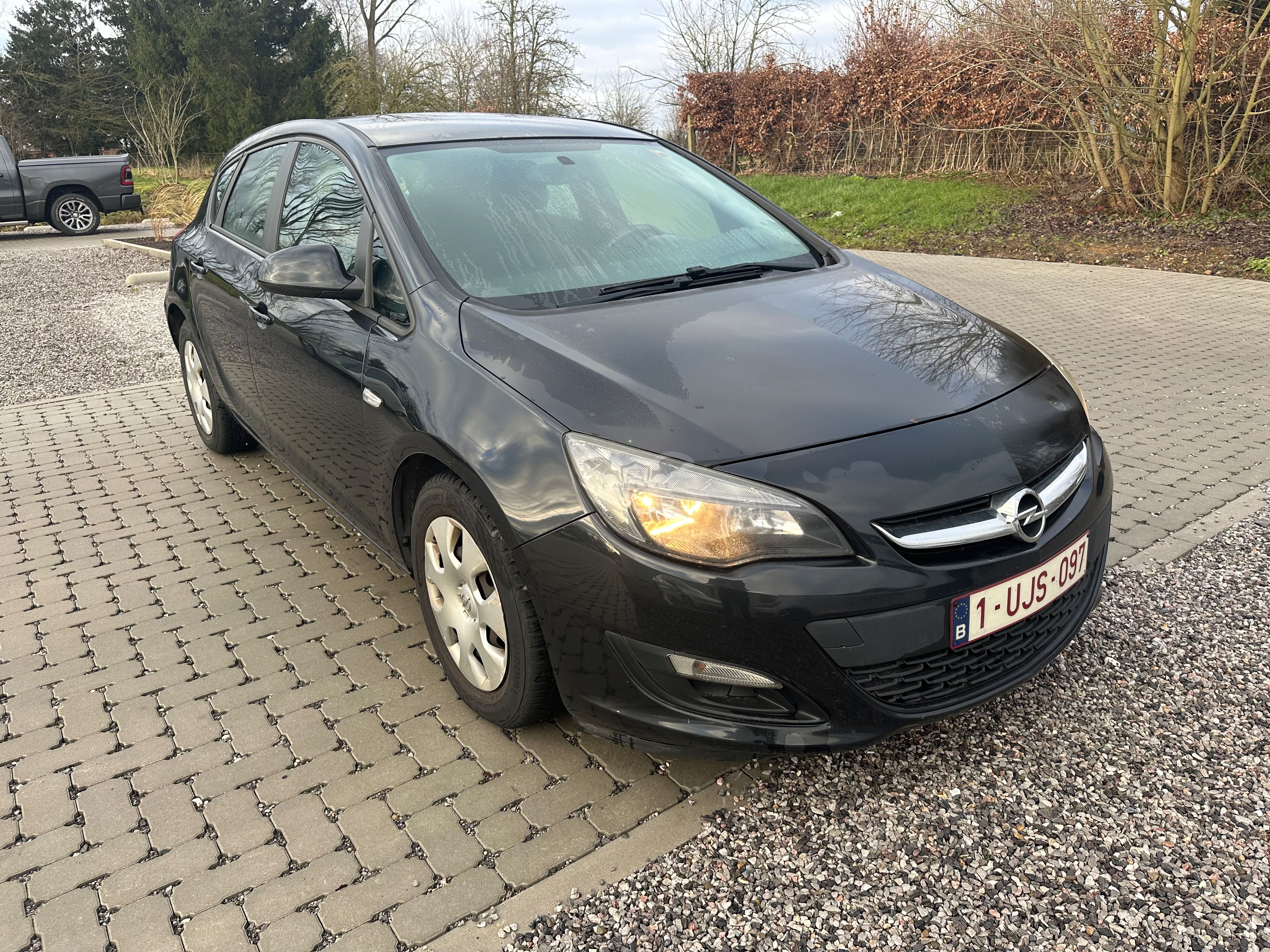 Opel Astra 1.7 CDTI 2012