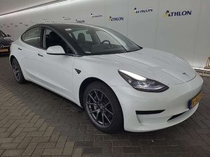 Tesla Model 3 Standard Range Plus 60 kWh 2020