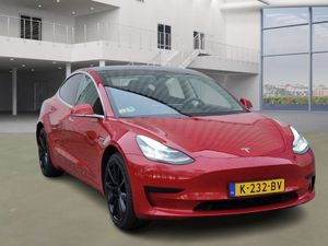 Tesla Model 3 Standard Range Plus 60 kWh 2020