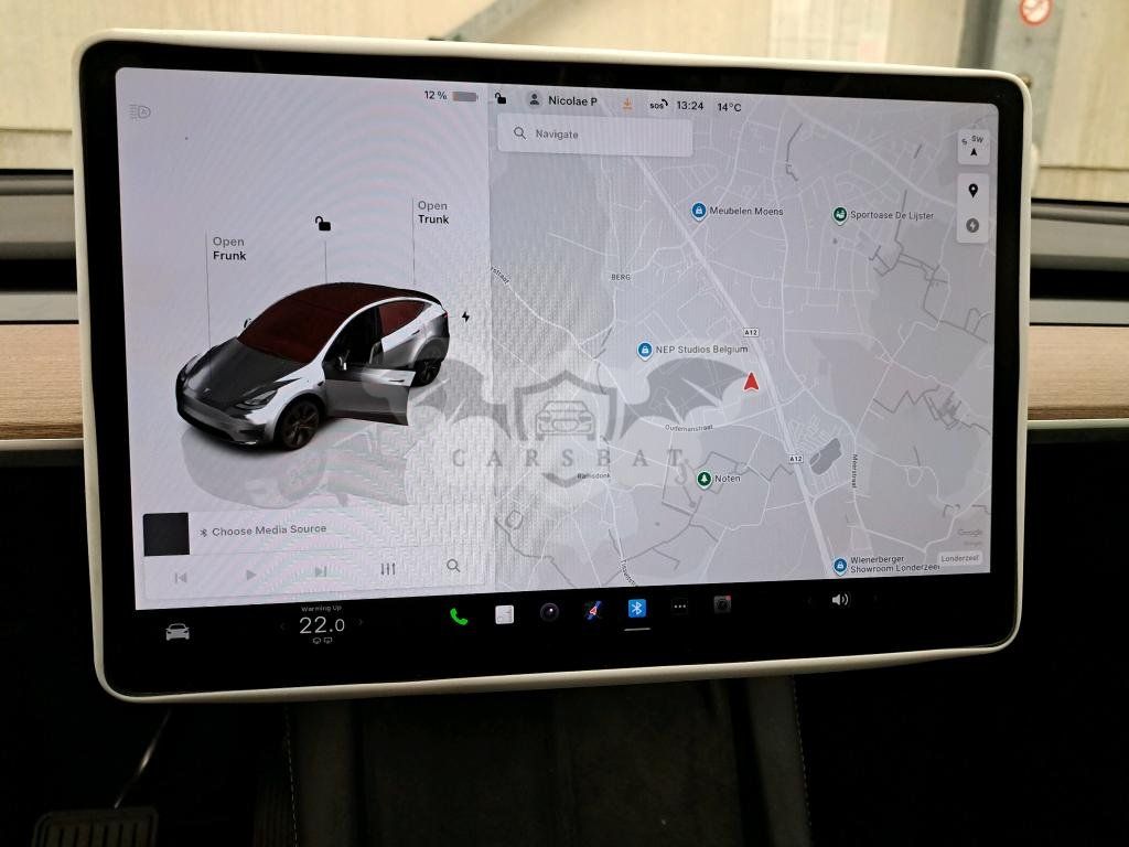 Tesla Model Y 2024