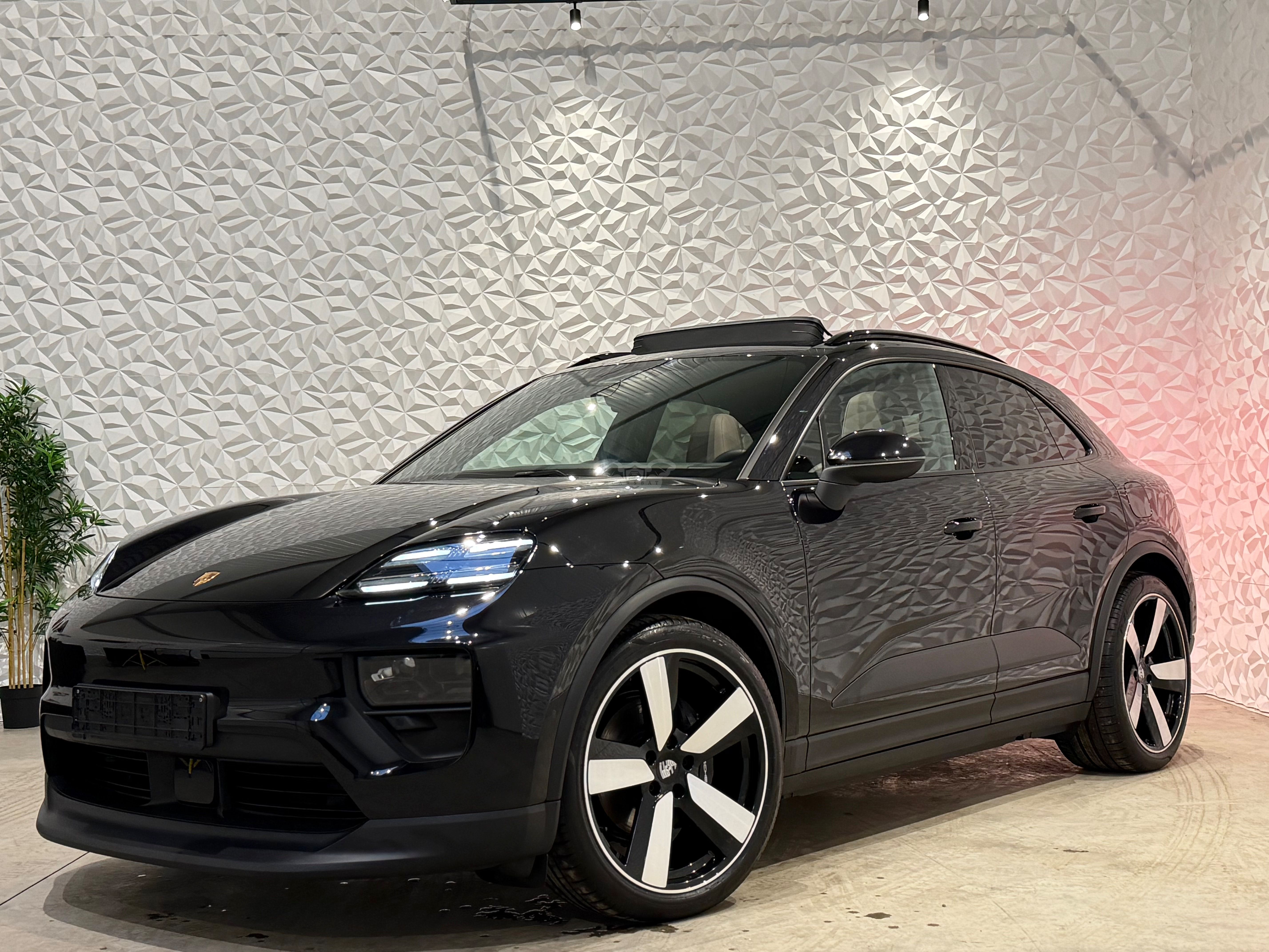 Porsche Macan 4 95 kWh 2025