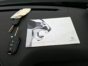 Peugeot 2008 1.2 Active Business 2021