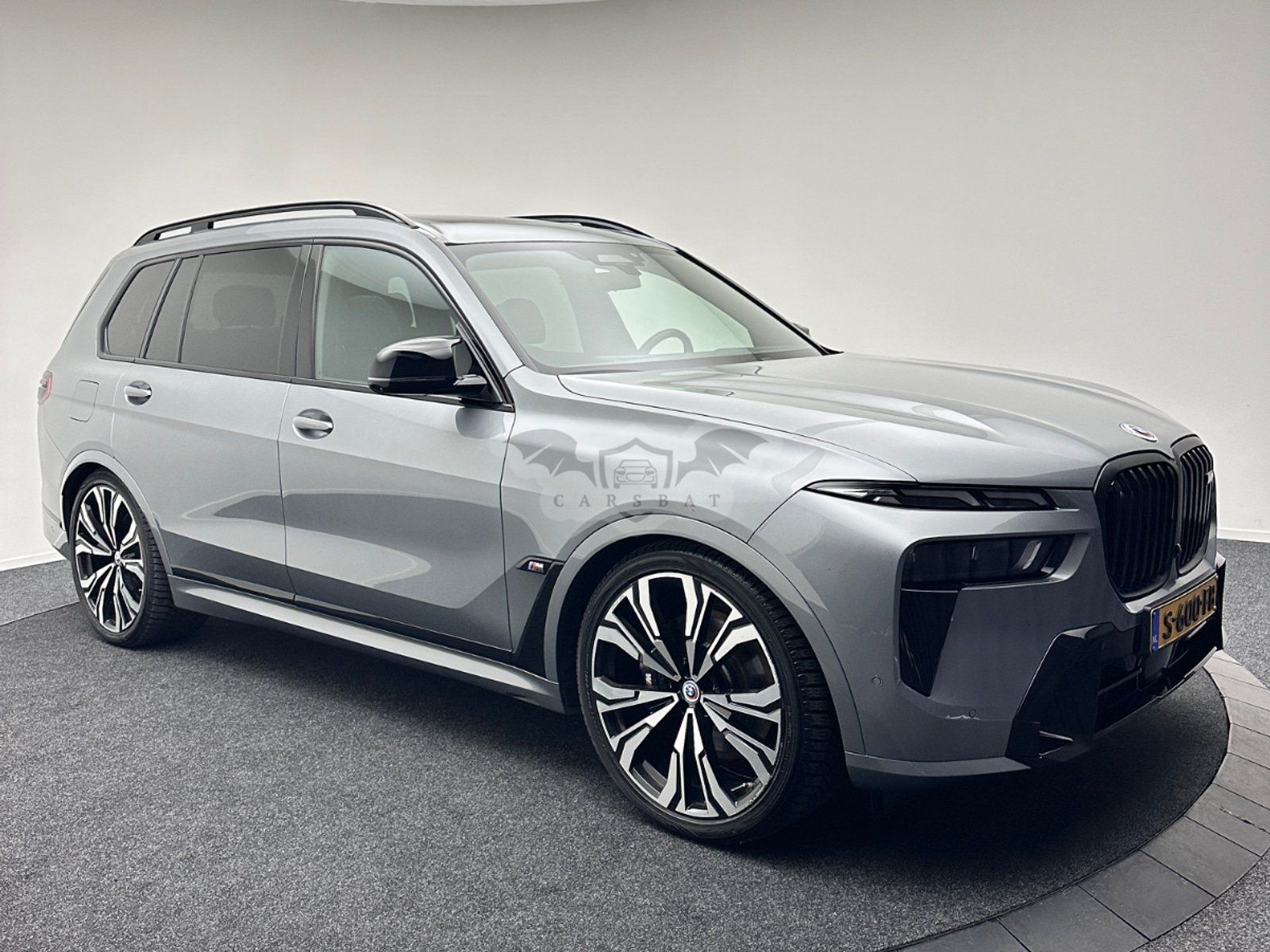 BMW X7 M 60i 2023