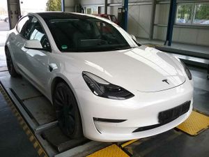 Tesla Model 3 Long Range Performance 2021