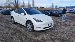Tesla Model Y Long Range 75 kWh 2023