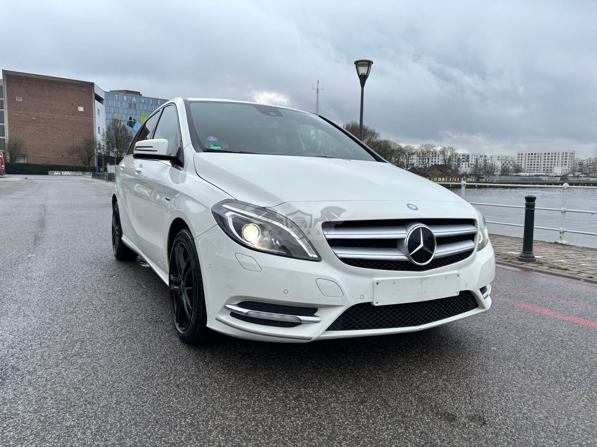 Mercedes-Benz B 180 2012