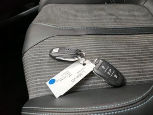 Peugeot 5008 1.2i Allure 2021