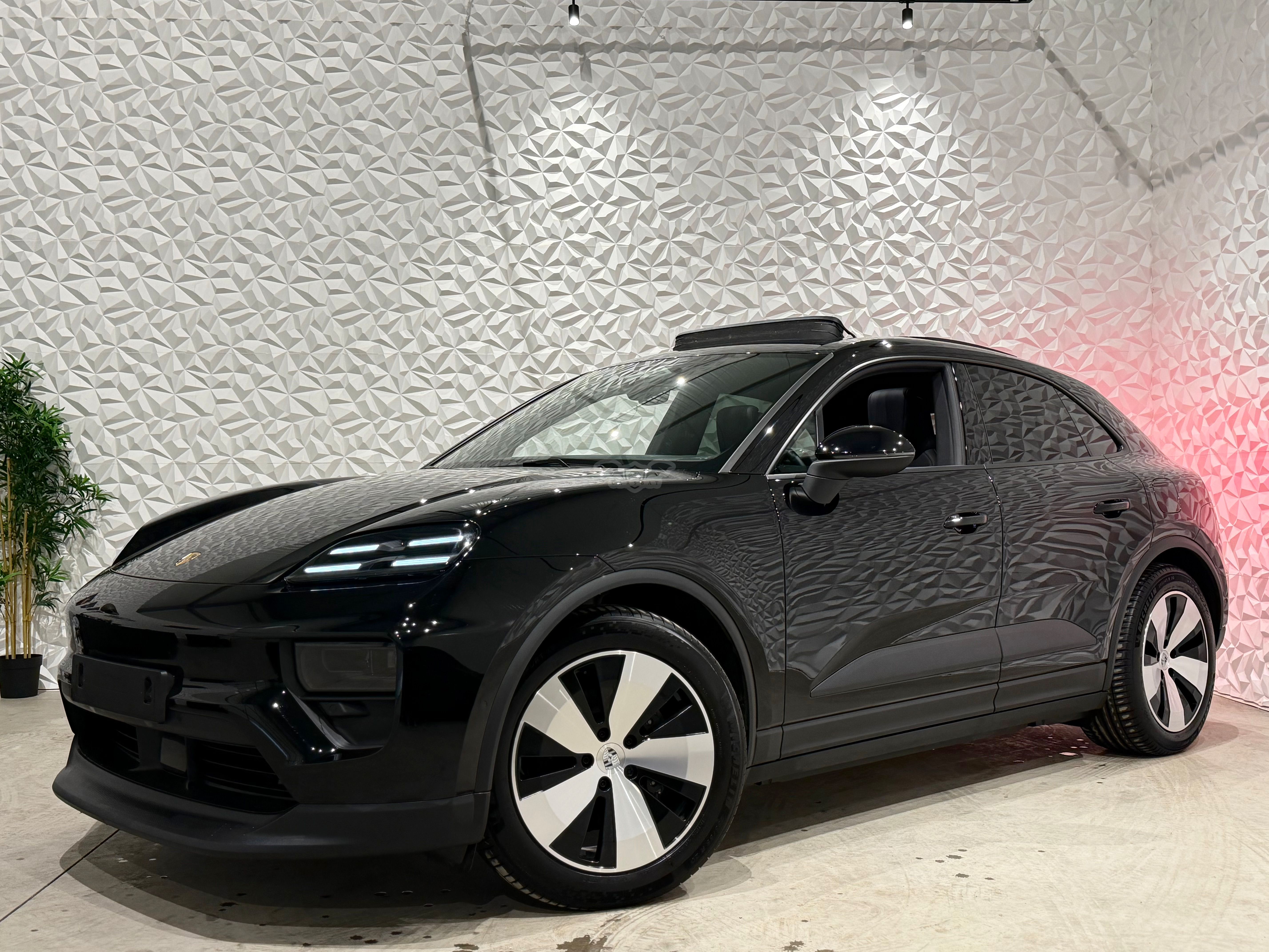Porsche Macan 4 95 kWh 2025