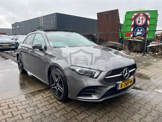Mercedes-Benz A 250e Business Solution AMG 2021