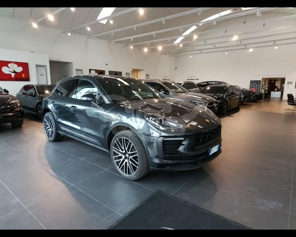 Porsche Macan 2.0 2023