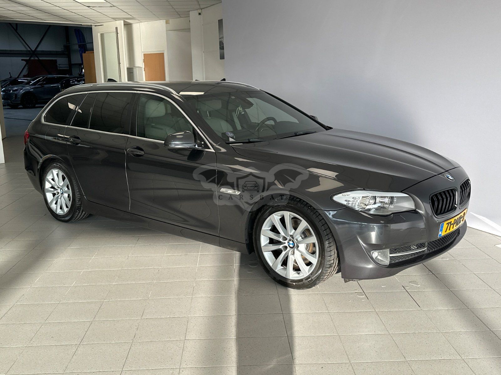 BMW 5 Series Touring 523i High Executive 2011
