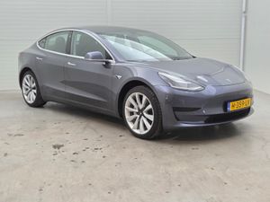 Tesla Model 3 Standard Range Plus 60 kWh 2020