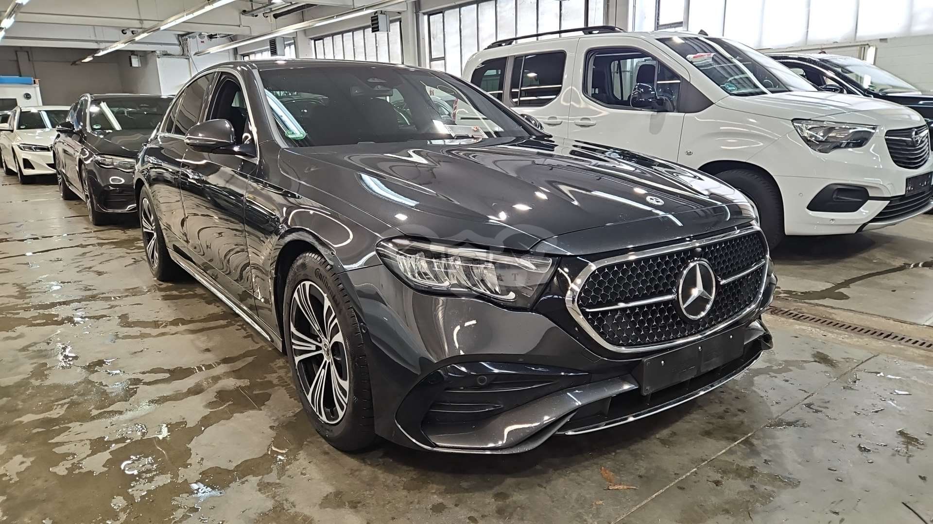 Mercedes-Benz E 220d AMG Line 2025