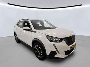 Peugeot 2008 1.2i Allure 2022