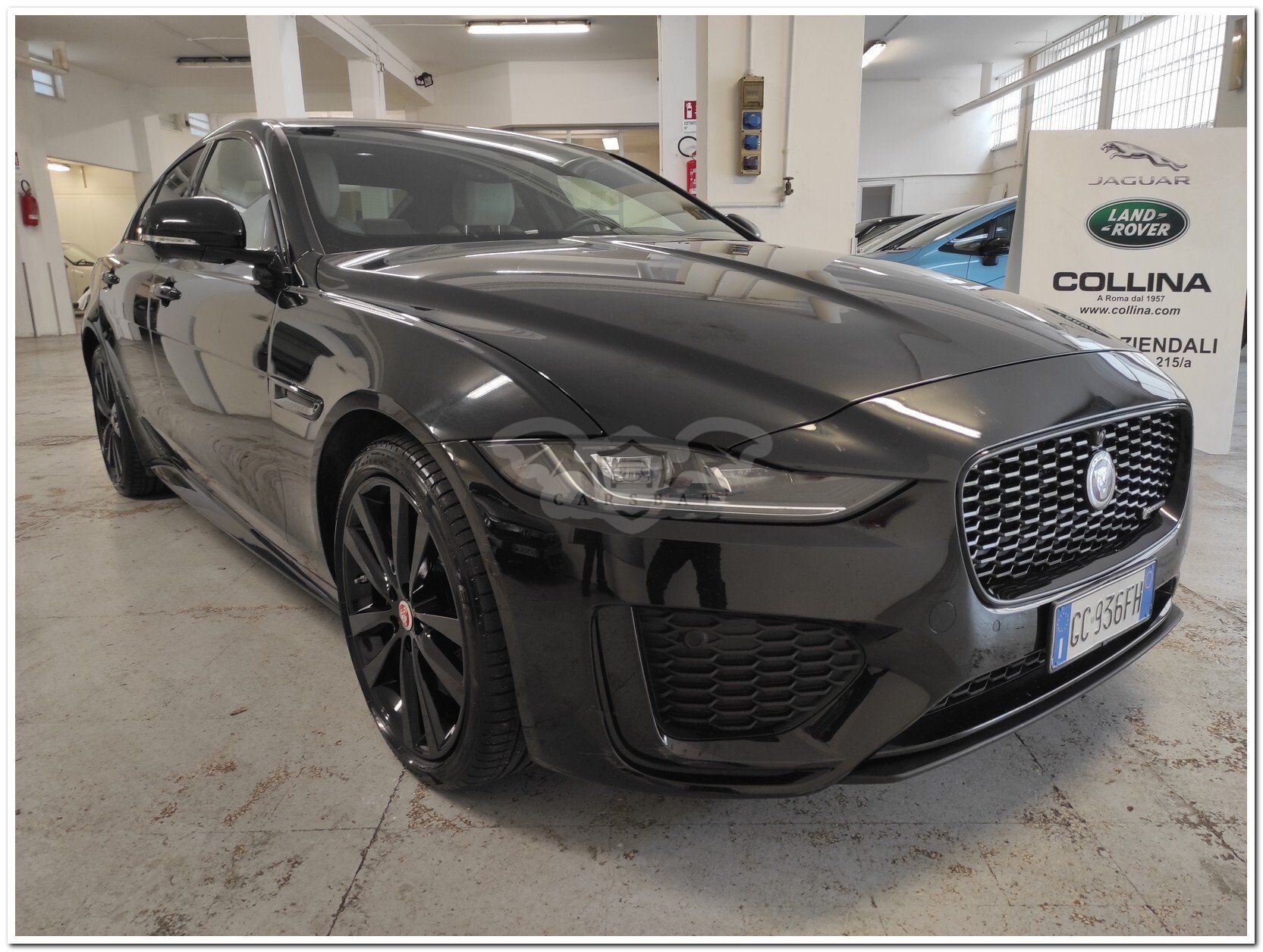 Jaguar XE 2.0 R-Dynamic Black 2021
