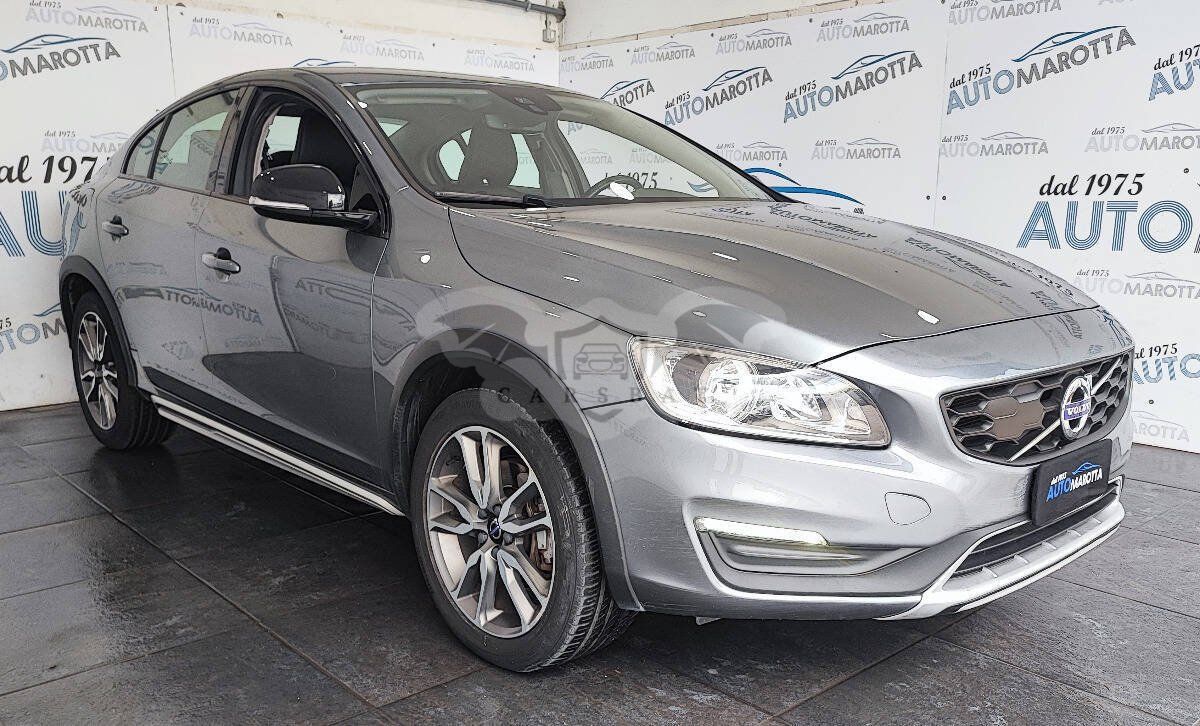 Volvo S60 Cross Country D3 Summum 2017