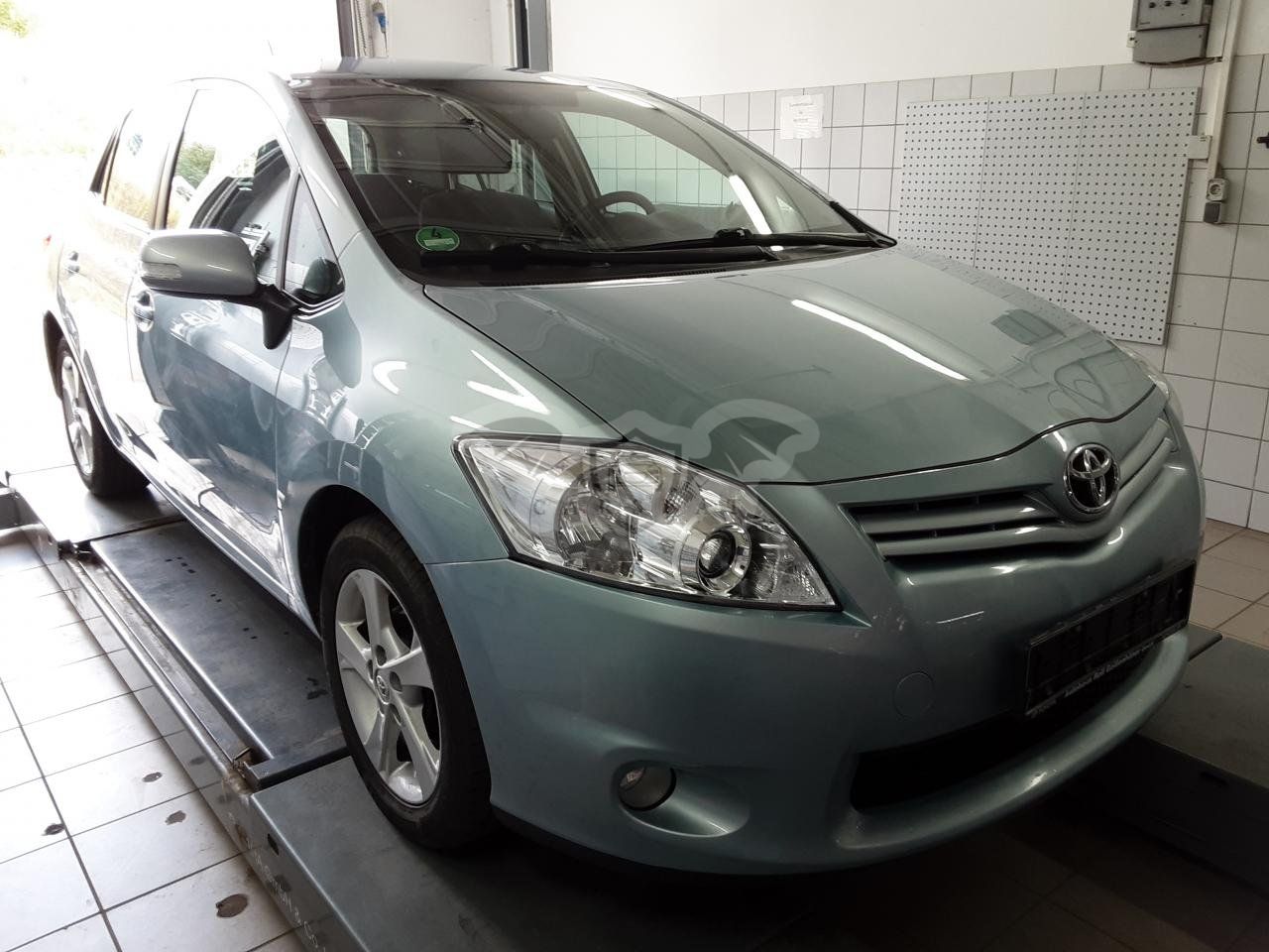 Toyota Auris 1.6 2012