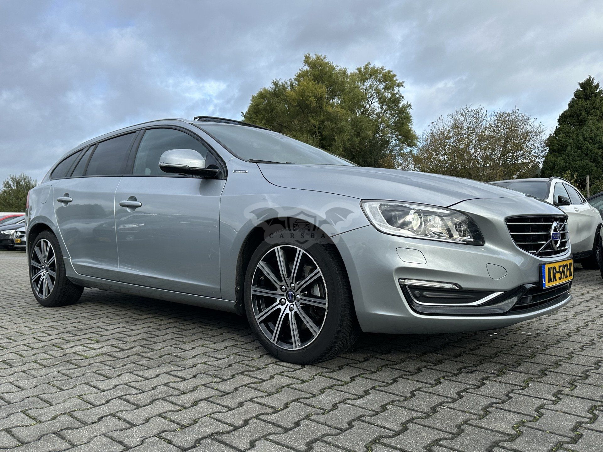 Volvo V60 2.4 Momentum 2016