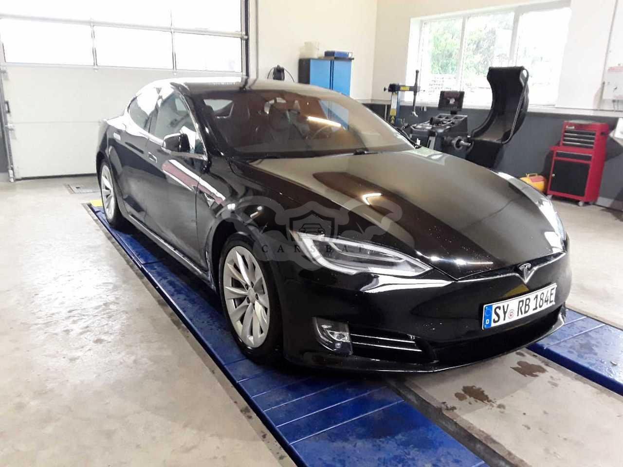 Tesla Model S 2018
